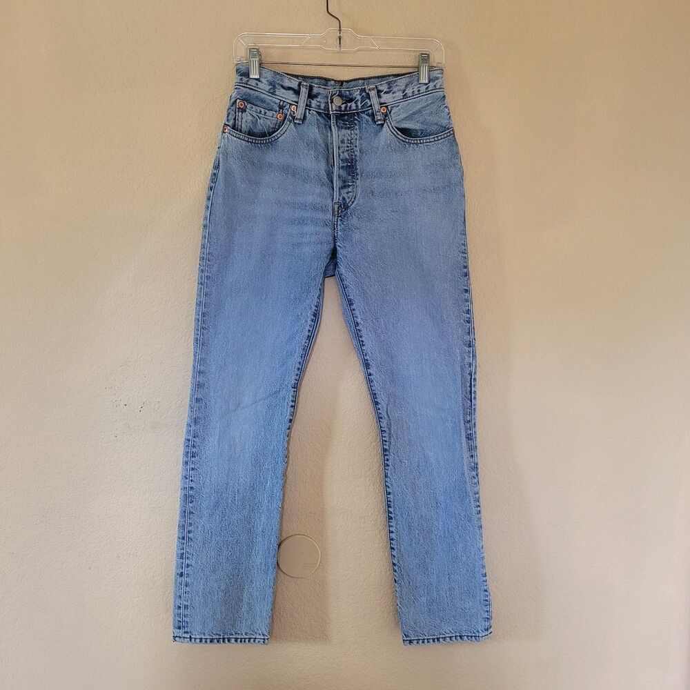 Levis 501 Modern Big E Womens 26X30 Straight Jeans Button Fly Light Wash 2009